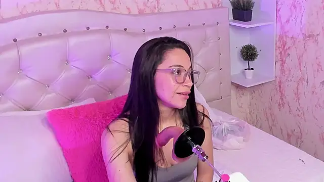 GabbiePrice online show from 9, 2, 2026