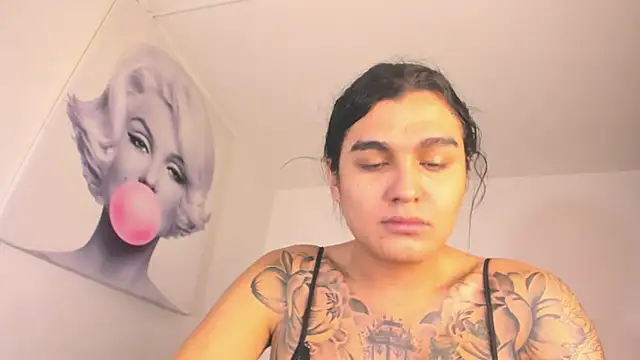 Snapshot of BiancaValentinna chatting on 12, 11, 2025 BiancaValentinna online show from 12, 11, 2025