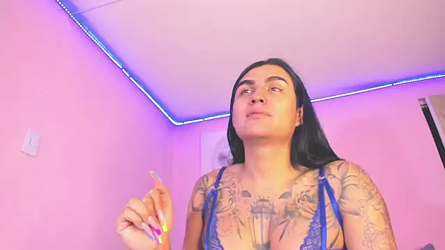 Snapshot of BiancaValentinna chatting on 4, 2, 2026 BiancaValentinna online show from 4, 2, 2026