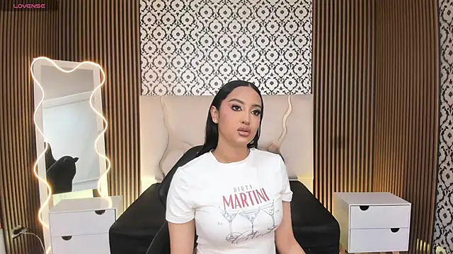 Snapshot of BEELLA_TAY1 chatting on 10, 11, 2025 BEELLA TAY1 online show from 10, 11, 2025