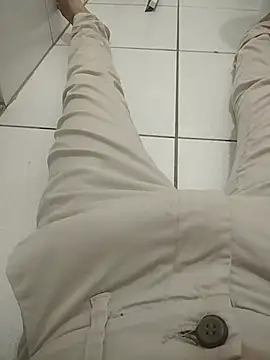 Snapshot of Guilhermekovaliosky chatting on 15, 12, 2025 Guilhermekovaliosky online show from 15, 12, 2025