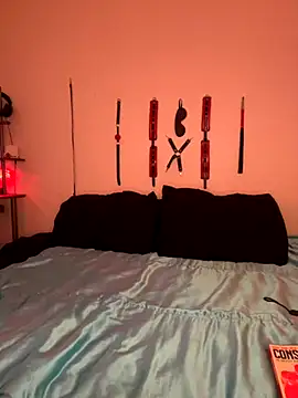 Snapshot of MiniMonroe chatting on 26, 11, 2025 MiniMonroe online show from 26, 11, 2025