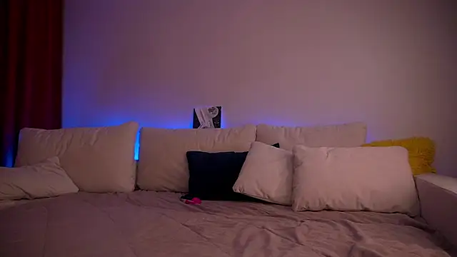  infinitespring  online show from 30, 10, 2025