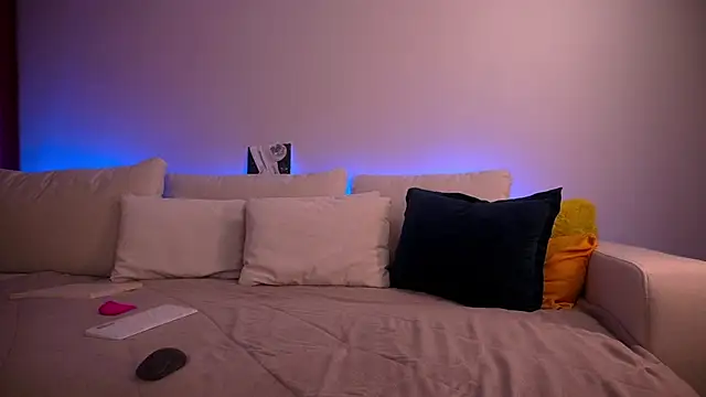  infinitespring  online show from 10, 11, 2025