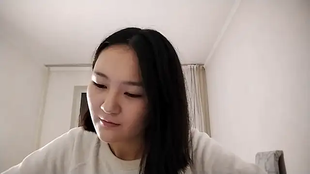 Snapshot of Lyndasilk chatting on 21, 10, 2025 Lyndasilk online show from 21, 10, 2025