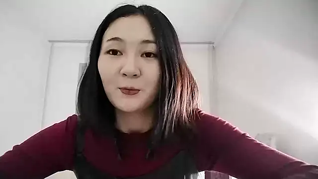 Snapshot of Lyndasilk chatting on 15, 11, 2025 Lyndasilk online show from 15, 11, 2025