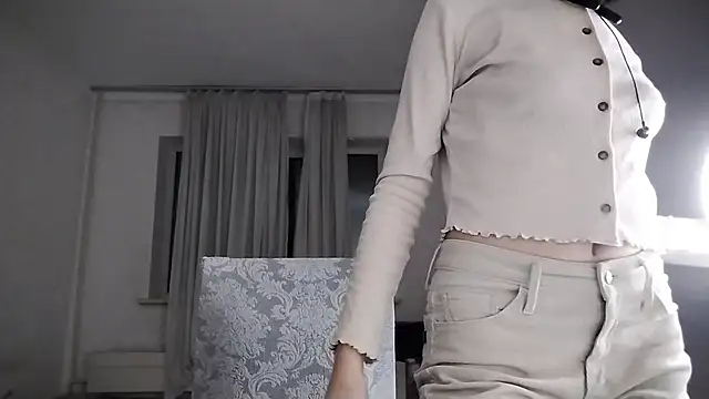 Snapshot of Lyndasilk chatting on 19, 11, 2025 Lyndasilk online show from 19, 11, 2025