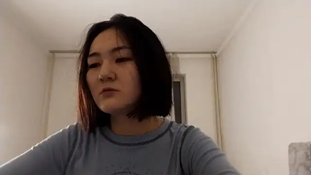 Snapshot of Lyndasilk chatting on 3, 12, 2025 Lyndasilk online show from 3, 12, 2025