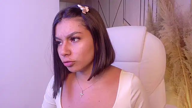 AlyssaRay online show from 15, 4, 2026