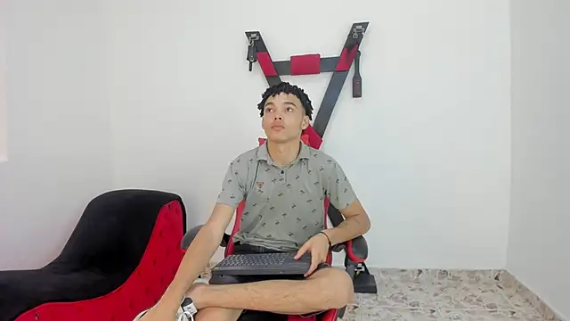 Snapshot of Horny_Young_Boys chatting on 16, 10, 2025 Horny Young Boys online show from 16, 10, 2025