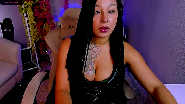 Snapshot of Aisha_Goldstein chatting on 25, 11, 2025 Aisha Goldstein online show from 25, 11, 2025