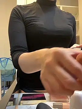 Snapshot of _Ema_ch chatting on 7, 11, 2025 Ema ch online show from 7, 11, 2025