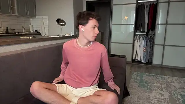 Snapshot of Jeremy1Scott chatting on 8, 11, 2025 Jeremy1Scott online show from 8, 11, 2025