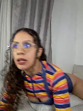 Snapshot of danna_gomez_07 chatting on 25, 10, 2025 danna gomez 07 online show from 25, 10, 2025