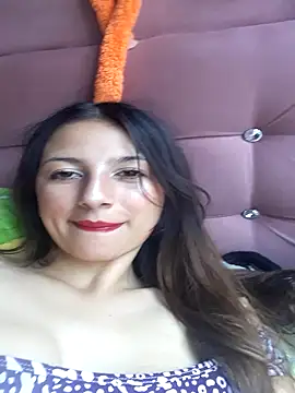 Snapshot of Naomy-daviis chatting on 23, 10, 2025 Naomy-daviis online show from 23, 10, 2025