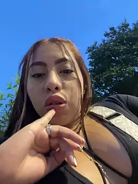 Emily Joee online show from 8, 11, 2025