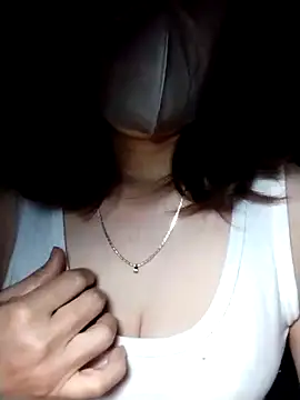 YiyinLy online show from 3, 11, 2025