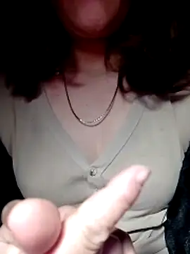 YiyinLy online show from 5, 1, 2026