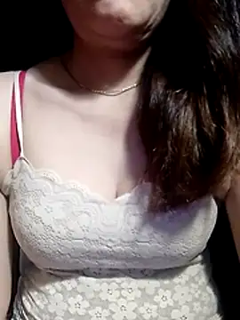 YiyinLy online show from 17, 5, 2026