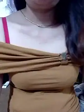 YiyinLy online show from 18, 5, 2026
