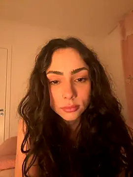 Snapshot of Baby_Mia_pires chatting on 28, 11, 2025 Baby Mia pires online show from 28, 11, 2025