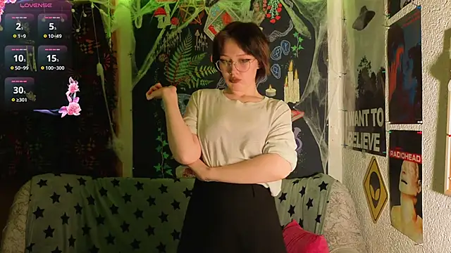 ReincarnatedAngel online show from 28, 11, 2025