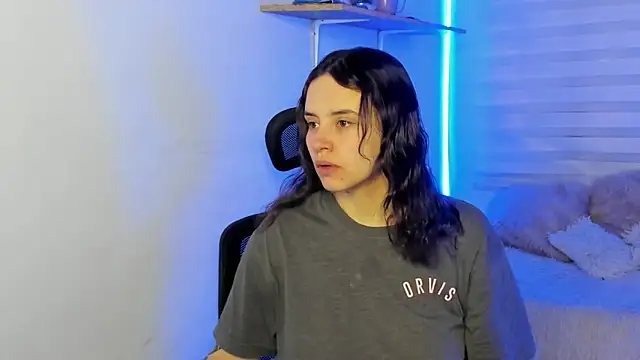 Emily Lindey online show from 3, 11, 2025