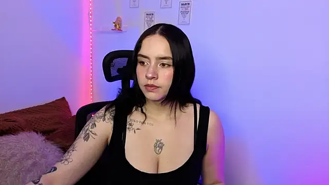 Emily Lindey online show from 8, 2, 2026