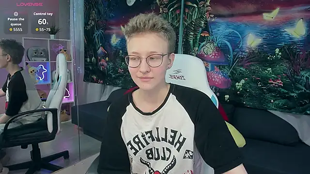 EllaSloan online show from 21, 10, 2025