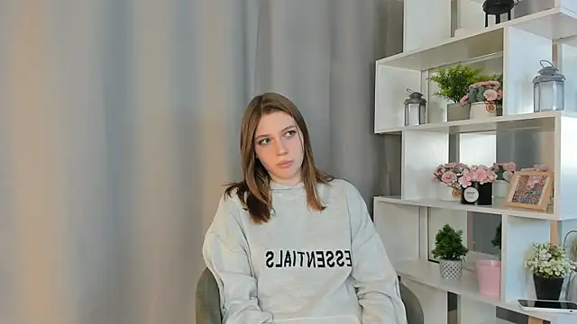 RoslynArcuo online show from 16, 10, 2025