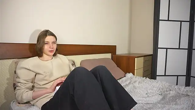 RoslynArcuo online show from 28, 10, 2025