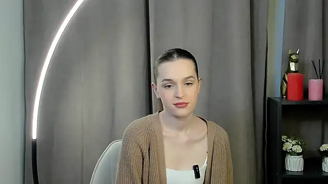 Snapshot of BritneySabeiha chatting on 22, 10, 2025 BritneySabeiha online show from 22, 10, 2025