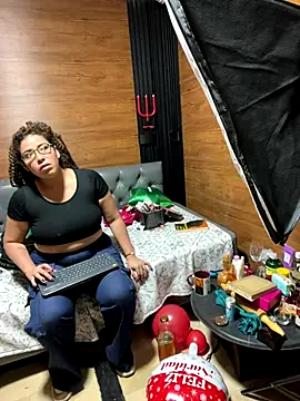 Yvonny27 online show from 19, 12, 2025