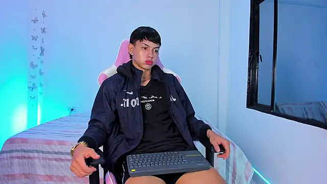 Axel Cody  online show from 7, 2, 2026