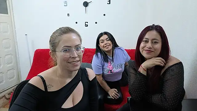lesb milf online show from 22, 4, 2026