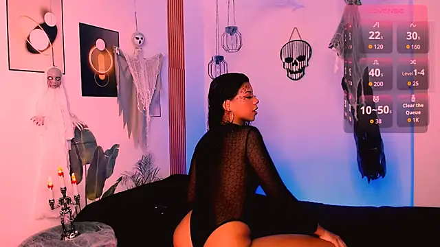 Snapshot of ivonyrose_ chatting on 20, 10, 2025 ivonyrose online show from 20, 10, 2025