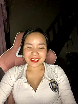 Snapshot of Listen-ly chatting on 16, 11, 2025 Listen-ly online show from 16, 11, 2025