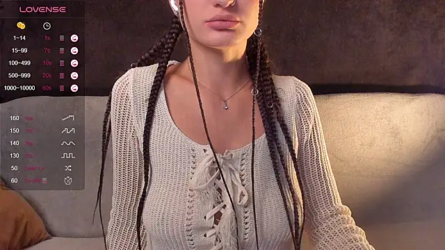 VickiRoom online show from 1, 2, 2025