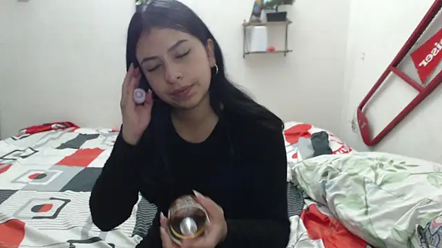 Lya Hall  online show from 13, 2, 2026