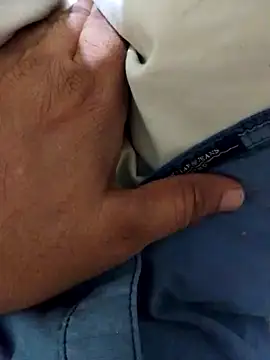 Snapshot of svk_05 chatting on 19, 11, 2025 svk 05 online show from 19, 11, 2025