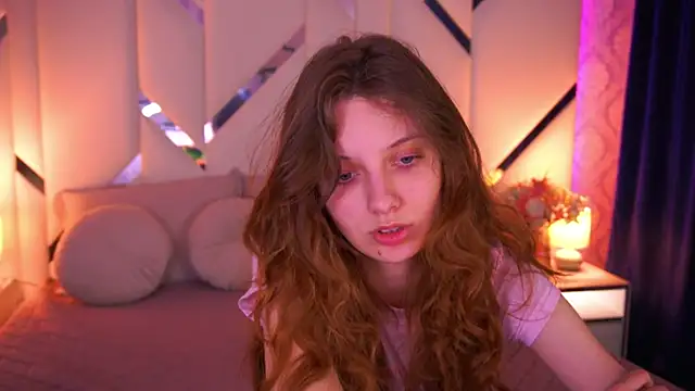 CuteeFoxy online show from 6, 4, 2026