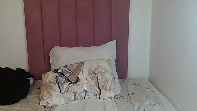 Snapshot of Bubbles156 chatting on 17, 11, 2025 Bubbles156 online show from 17, 11, 2025