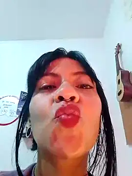 Snapshot of canelaholliwood chatting on 27, 10, 2025 canelaholliwood online show from 27, 10, 2025