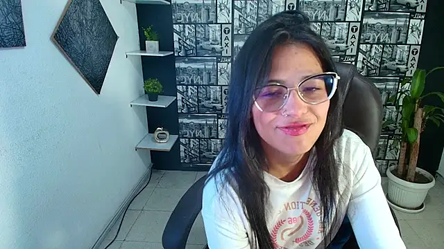 Snapshot of Sub_Scarlett chatting on 17, 11, 2025 Sub Scarlett online show from 17, 11, 2025