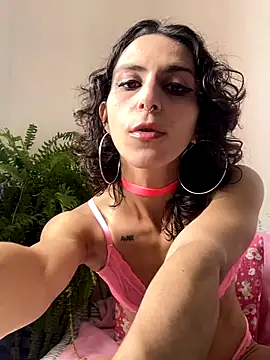 Snapshot of yvessblue chatting on 25, 11, 2025 yvessblue online show from 25, 11, 2025