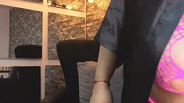 Snapshot of TokyoSky chatting on 6, 11, 2025 TokyoSky online show from 6, 11, 2025