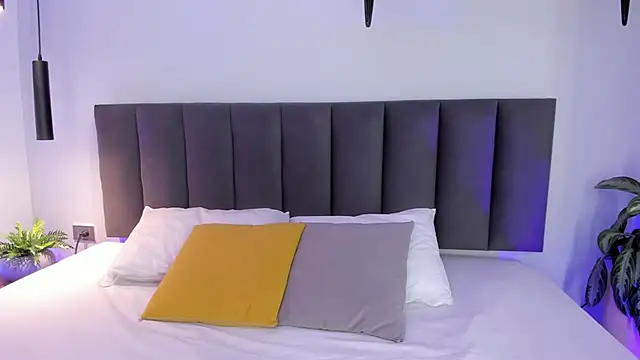 AilanaCortes online show from 27, 10, 2025