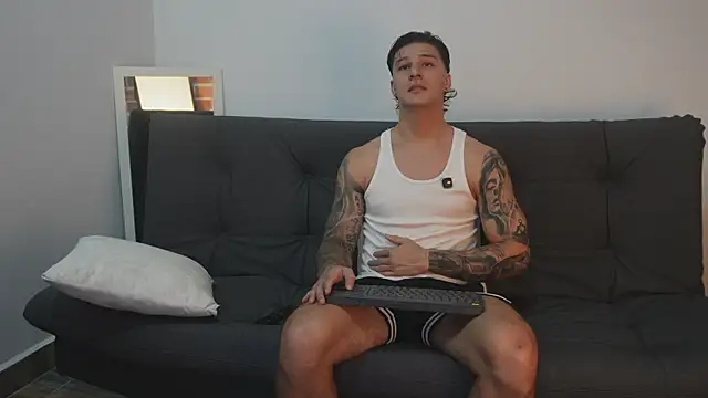 Snapshot of Dominick_walker chatting on 1, 11, 2025 Dominick walker online show from 1, 11, 2025