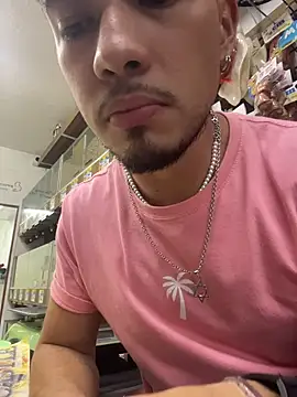 Snapshot of Leonardmoppet chatting on 6, 11, 2025 Leonardmoppet online show from 6, 11, 2025