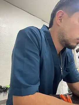 Snapshot of Leonardmoppet chatting on 9, 11, 2025 Leonardmoppet online show from 9, 11, 2025